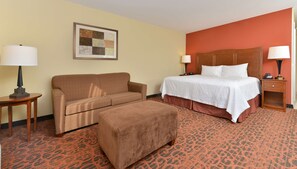 In-room safe, blackout curtains, iron/ironing board, free WiFi - Hampton Inn Muscatine (Muscatine)