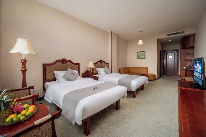 Minibar, in-room safe, alarm clocks