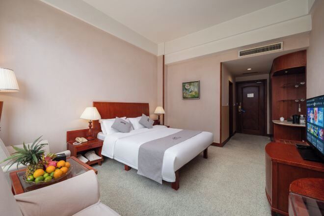 Minibar, in-room safe, alarm clocks