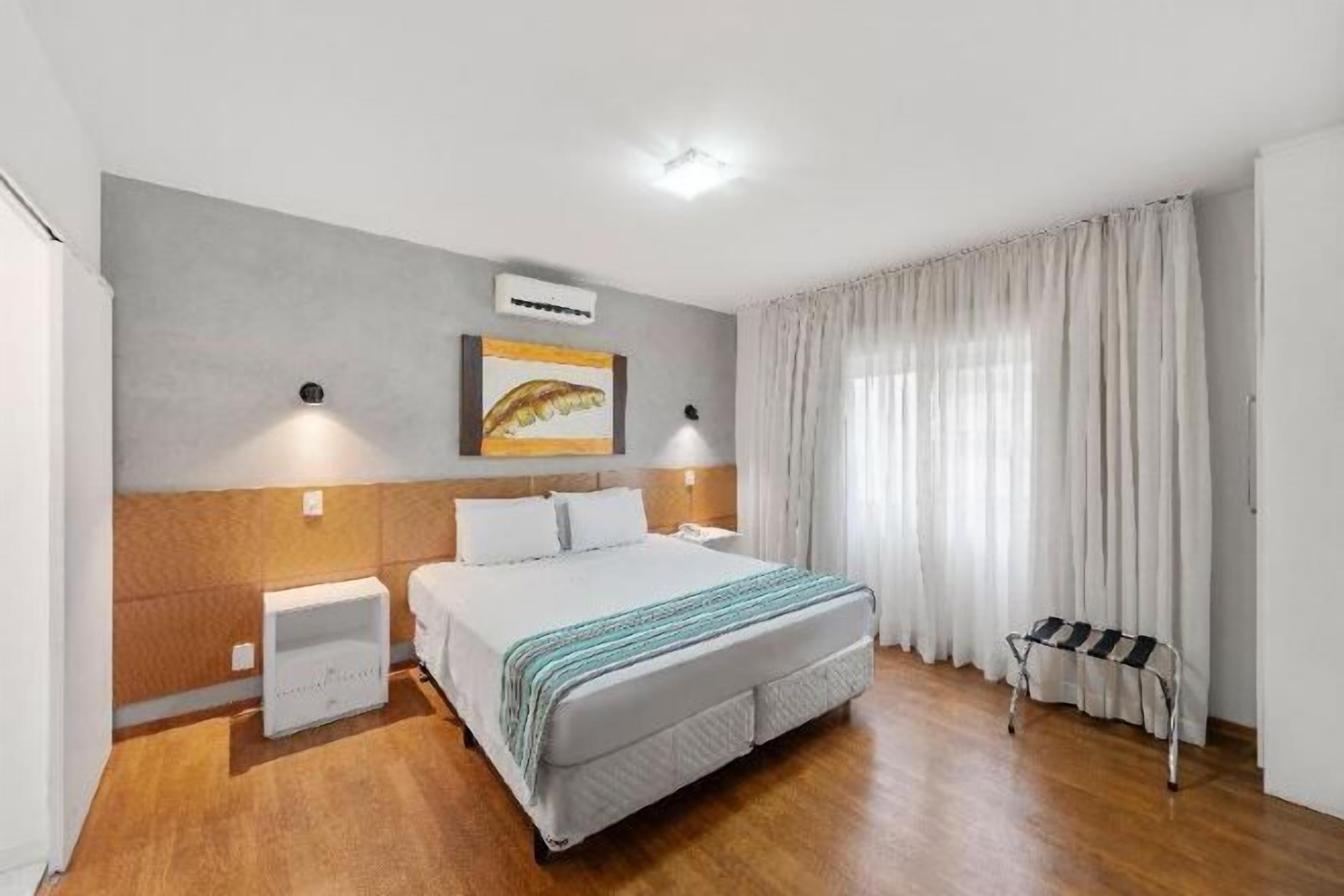 In-room safe, desk, iron/ironing board, free WiFi