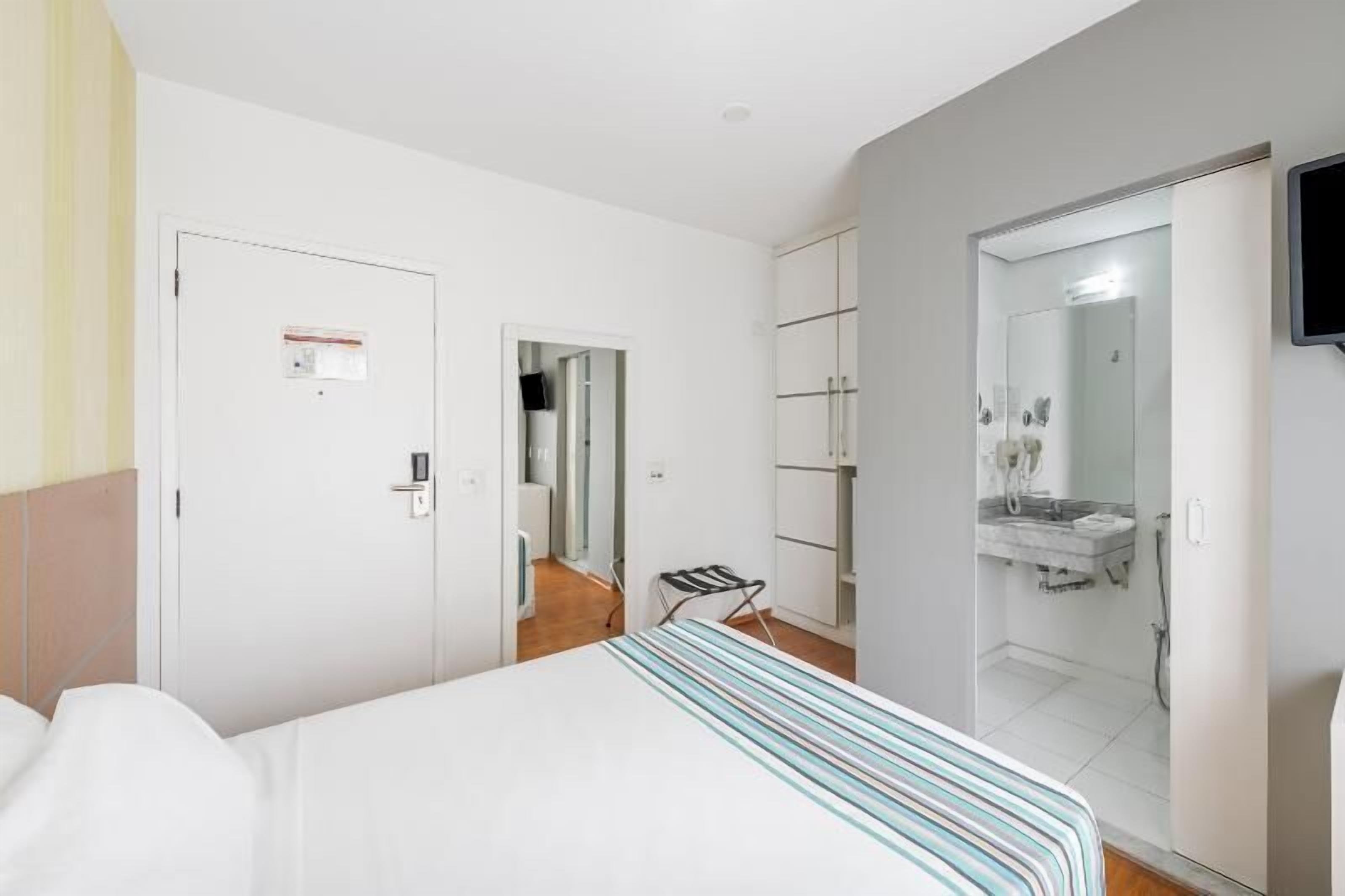 In-room safe, desk, iron/ironing board, free WiFi
