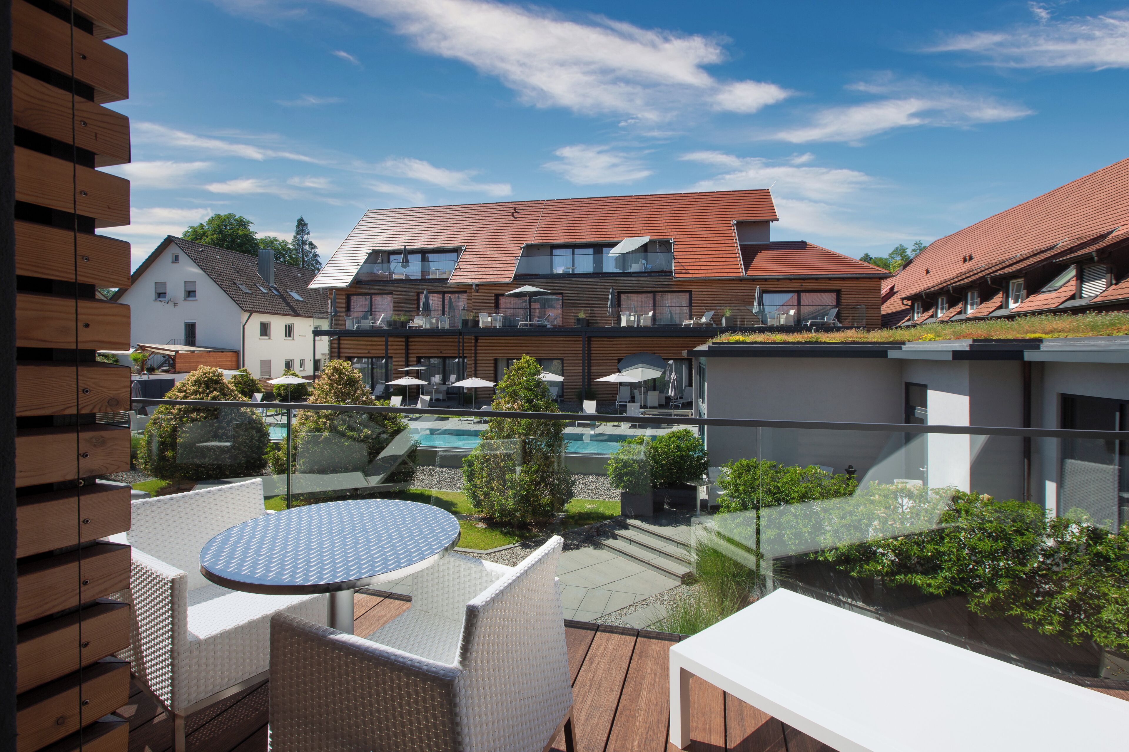 Classic Double Room | Minibar, in-room safe, desk, laptop workspace