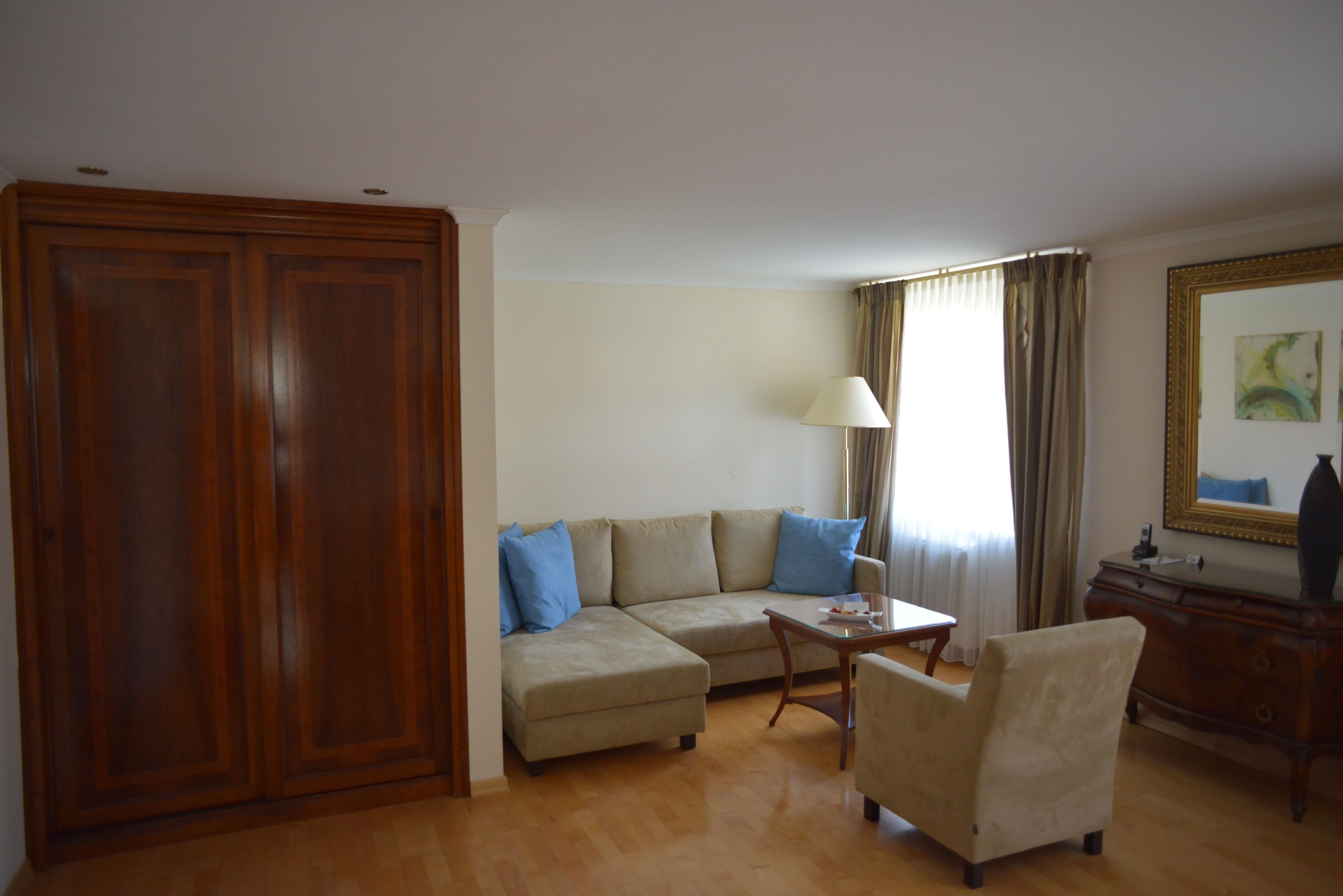 suite | 1 bedroom, minibar, in-room safe, desk
