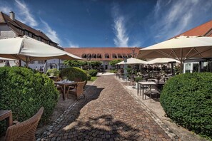 Exterior - Hotel Schloss Reinach (Freiburg im Breisgau)