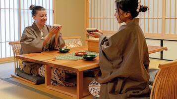 Japanese-style Suite | Premium bedding, in-room safe, individually decorated, desk