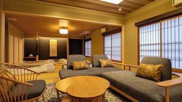 Japanese-style Suite | Premium bedding, in-room safe, individually decorated, desk