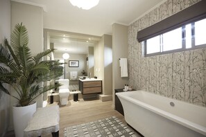 Douche, articles de toilette gratuits, sèche-cheveux