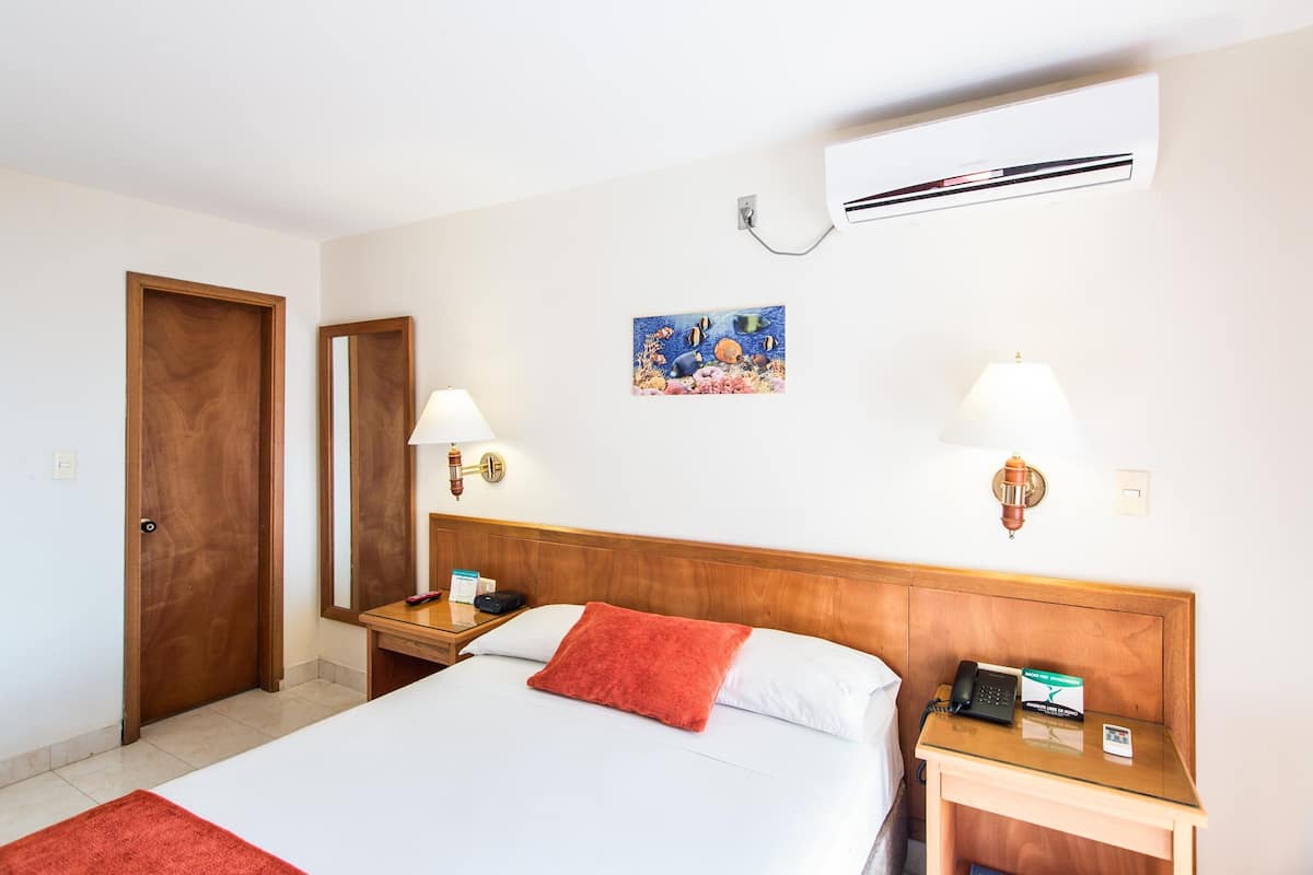 Premium bedding, minibar, in-room safe, free WiFi