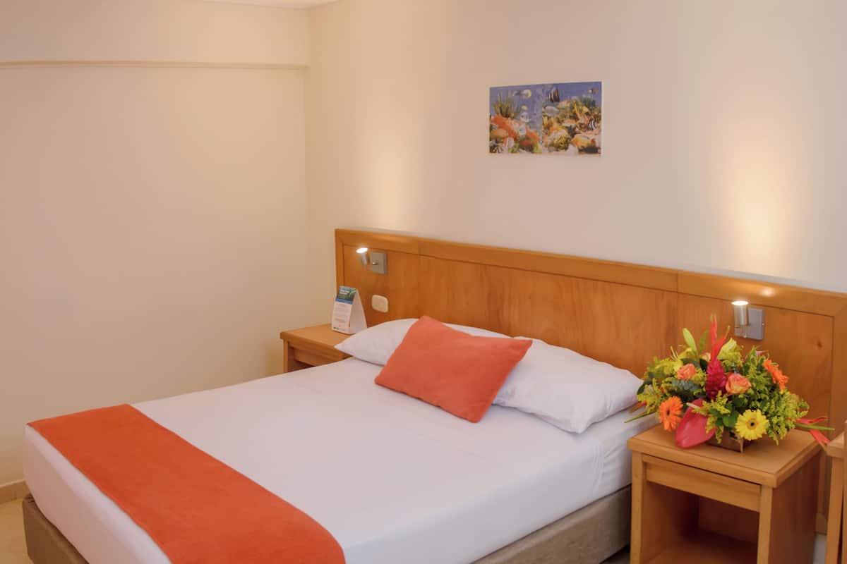 Standard Double Room | Premium bedding, minibar, in-room safe, free WiFi