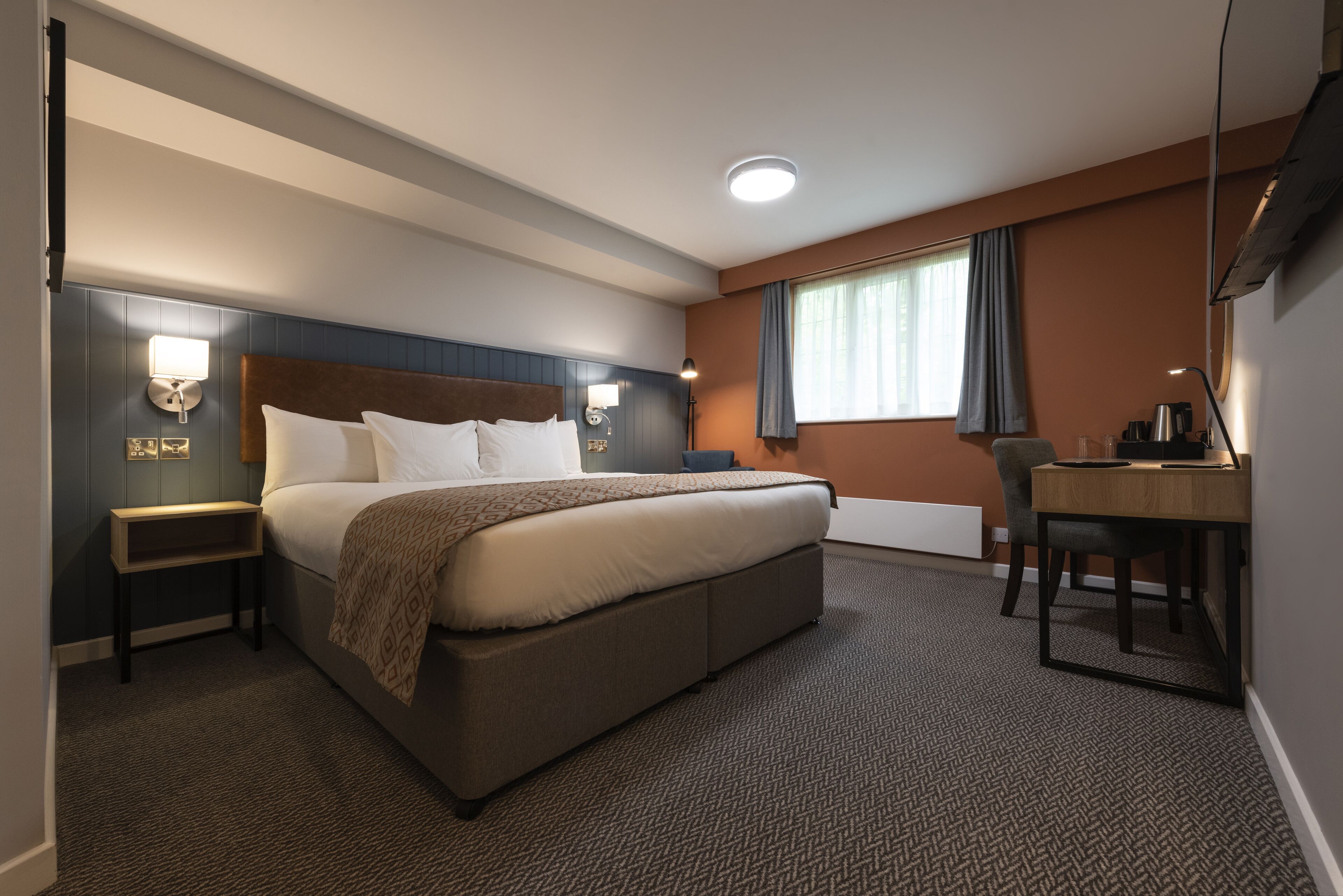 double room | desk, iron/ironing board, free wifi, bed sheets