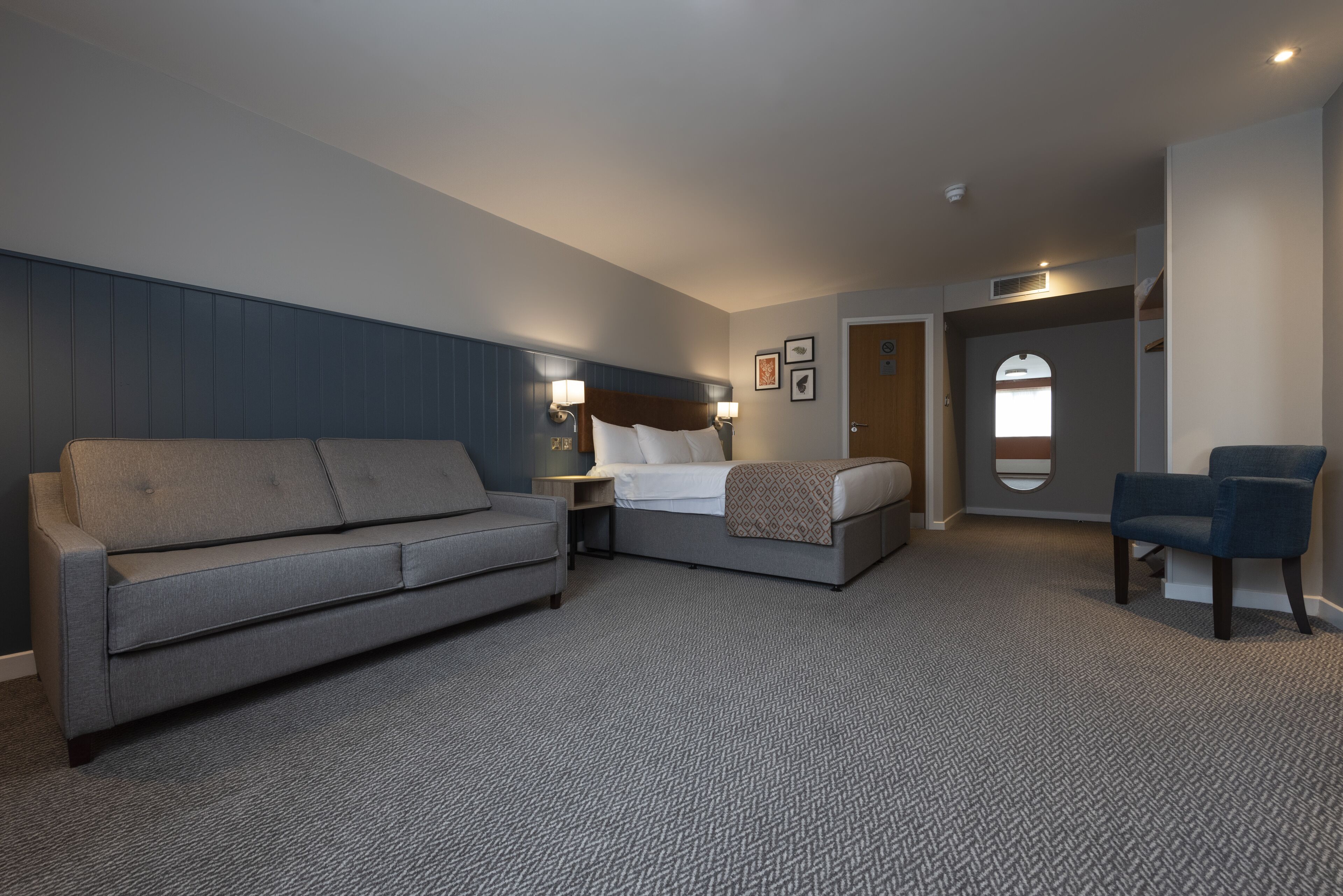 family room | desk, iron/ironing board, free wifi, bed sheets