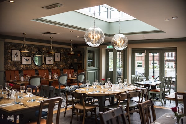 Breakfast, lunch, dinner served; British cuisine - The Wilmslow Lodge (Wilmslow)