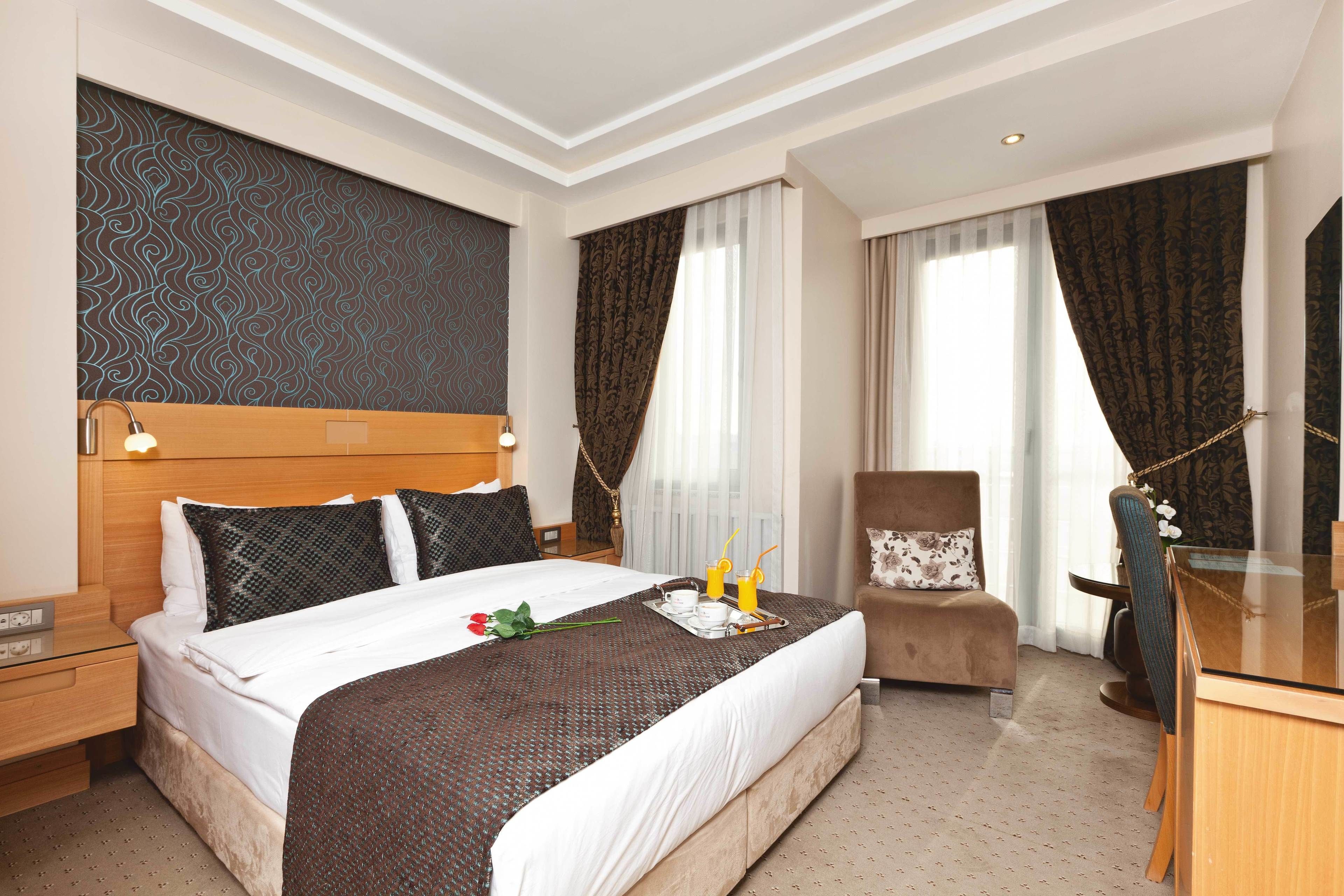Photo - Emerald Hotel