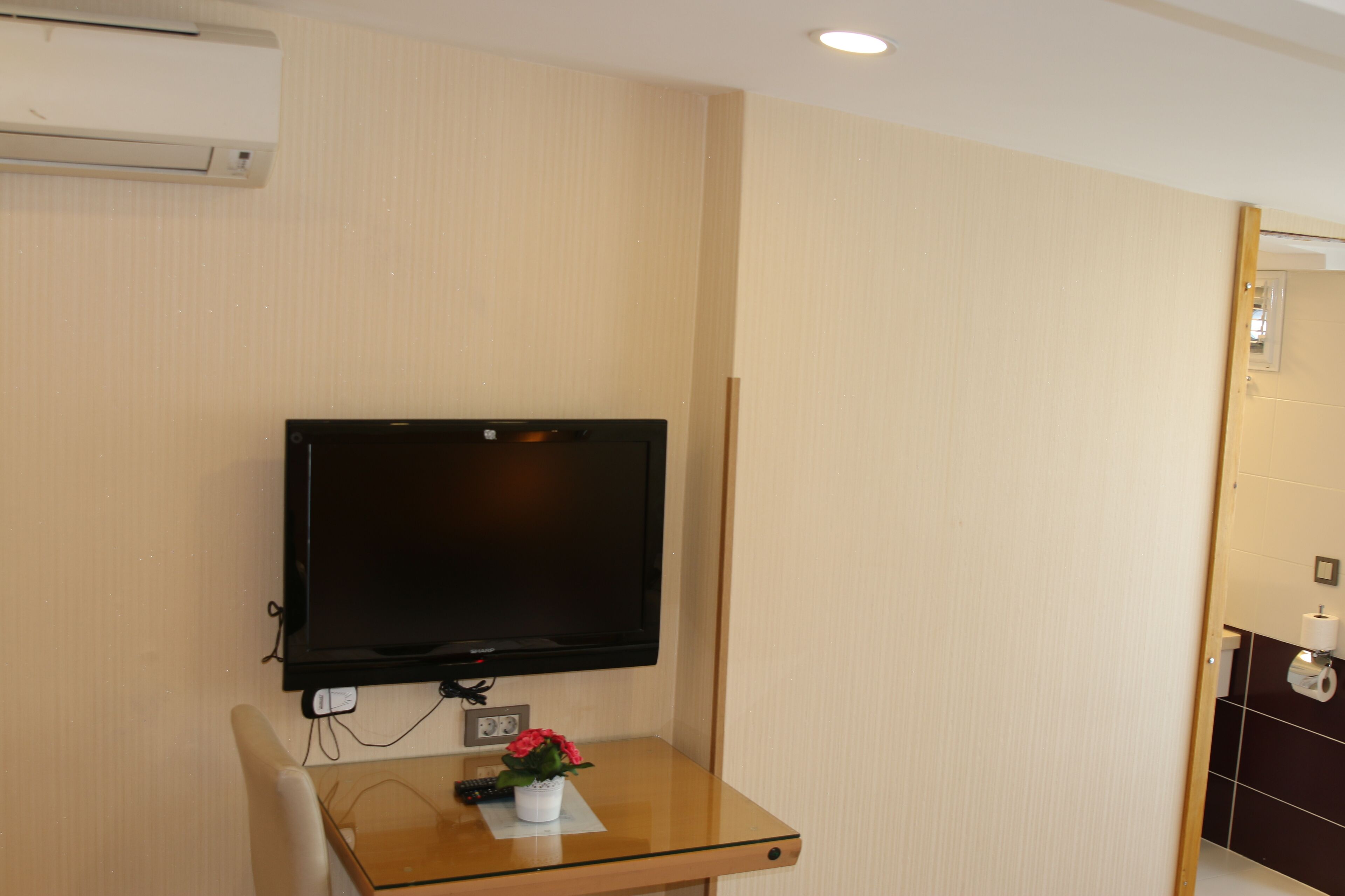Photo - Emerald Hotel