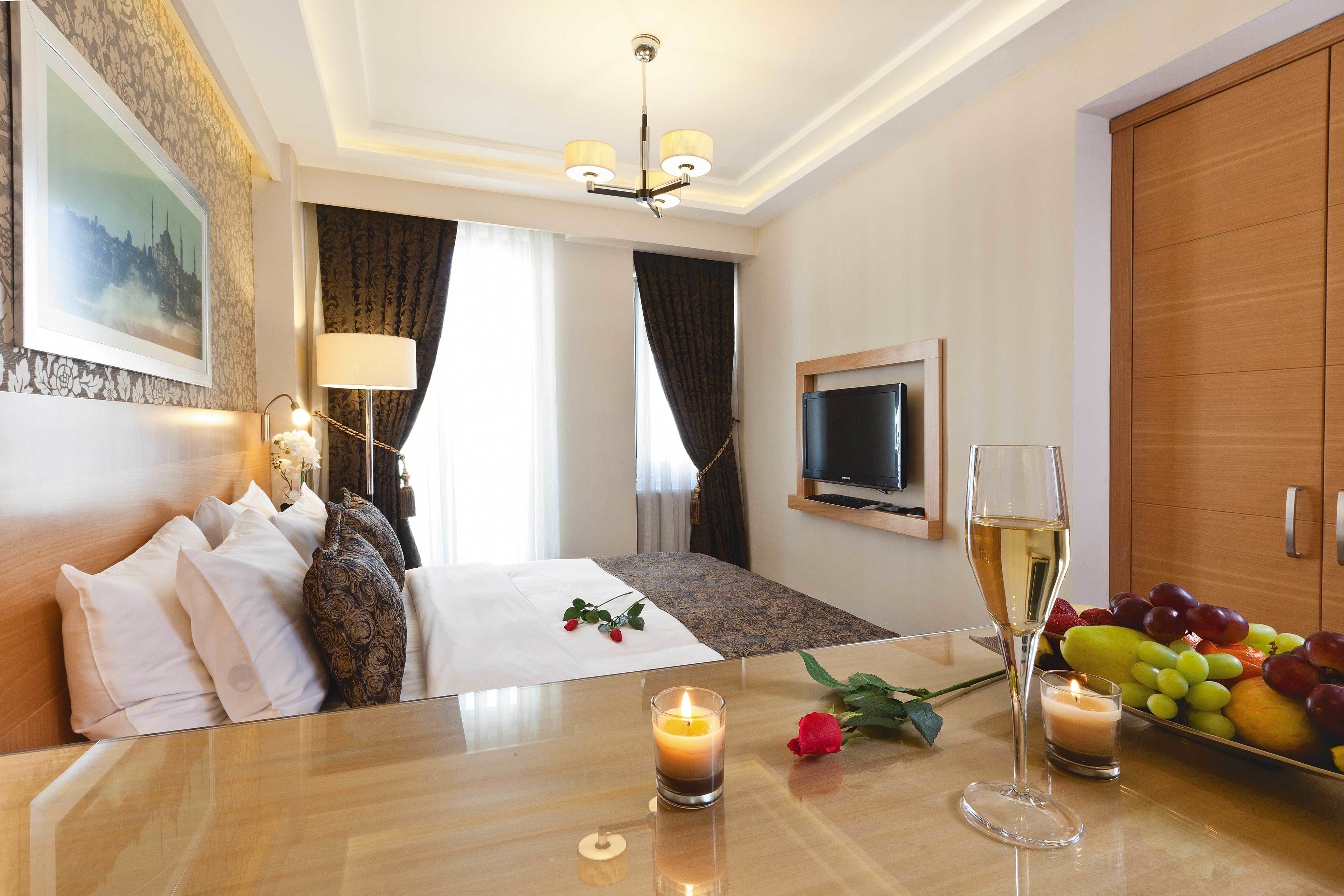 Suite Junior, 1 kamar tidur, pemandangan kota | Seprai katun Mesir, seprai premium, dan selimut bulu angsa