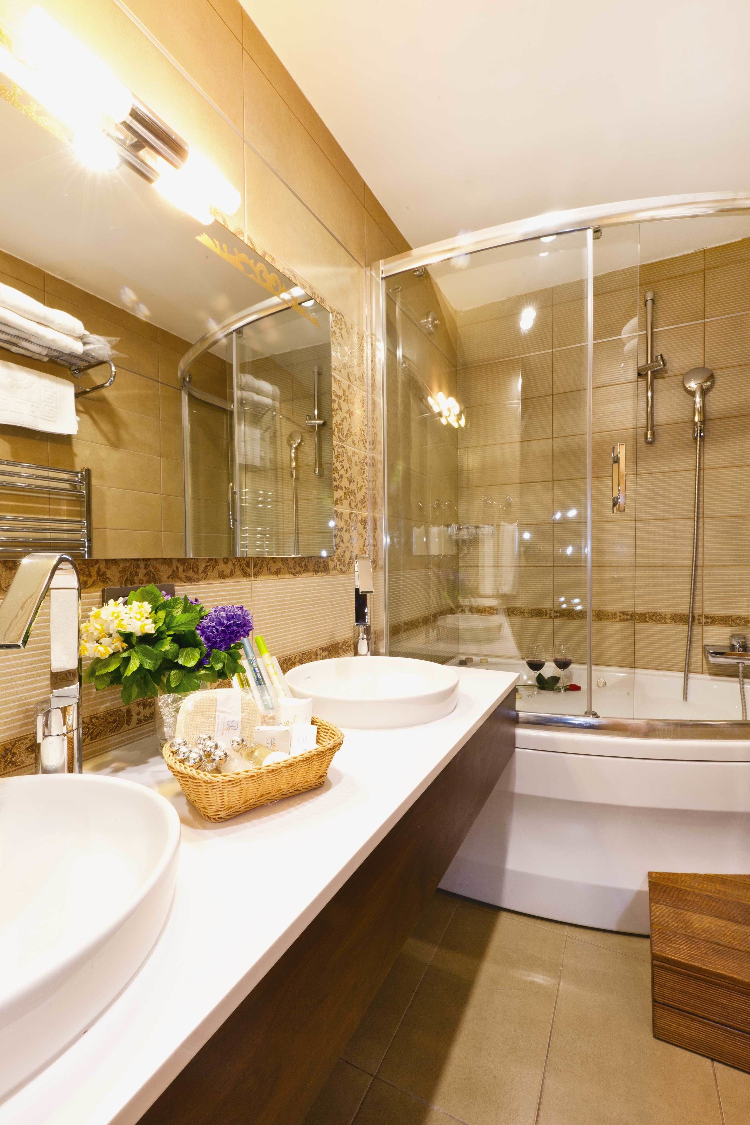 Photo - Emerald Hotel