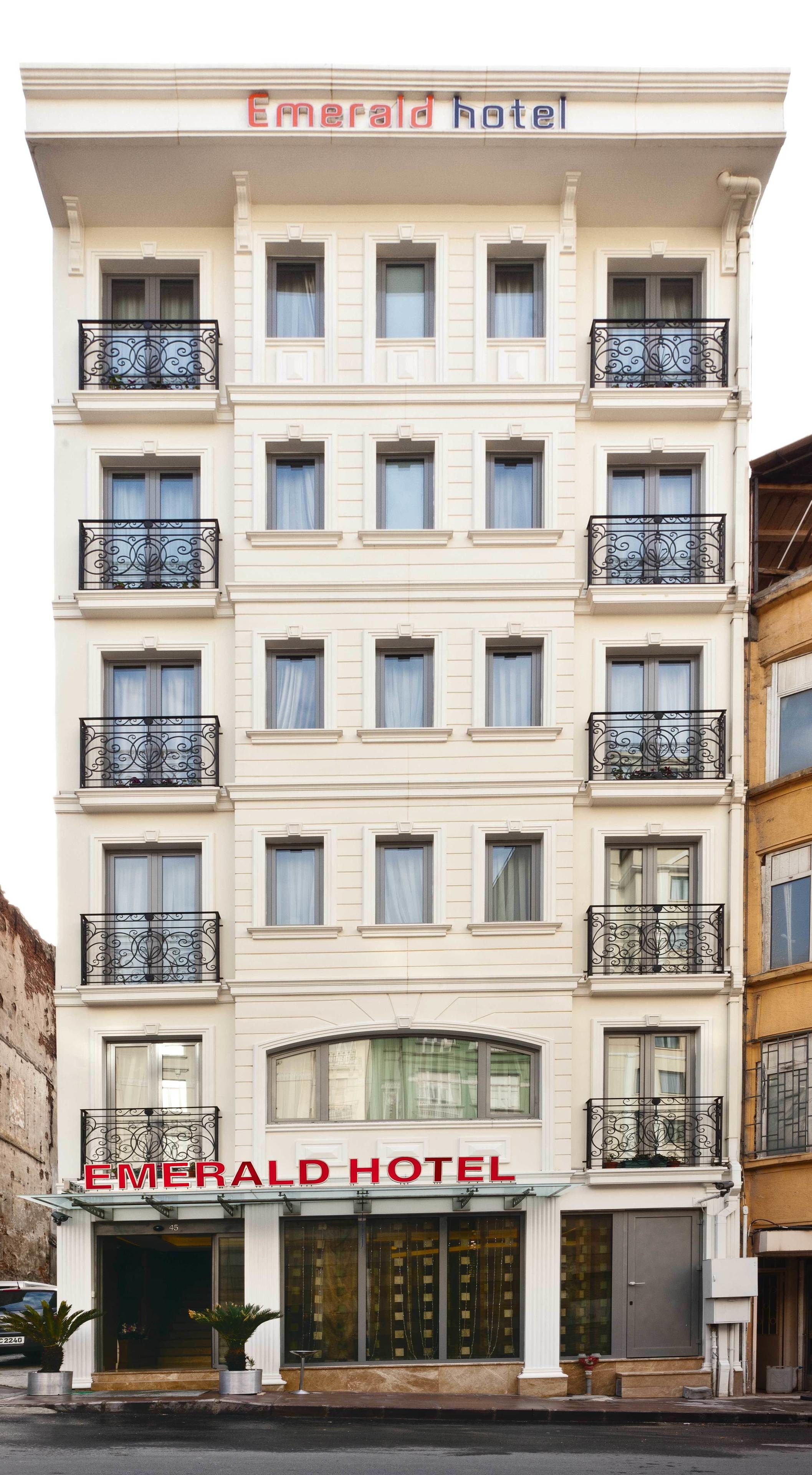 Photo - Emerald Hotel