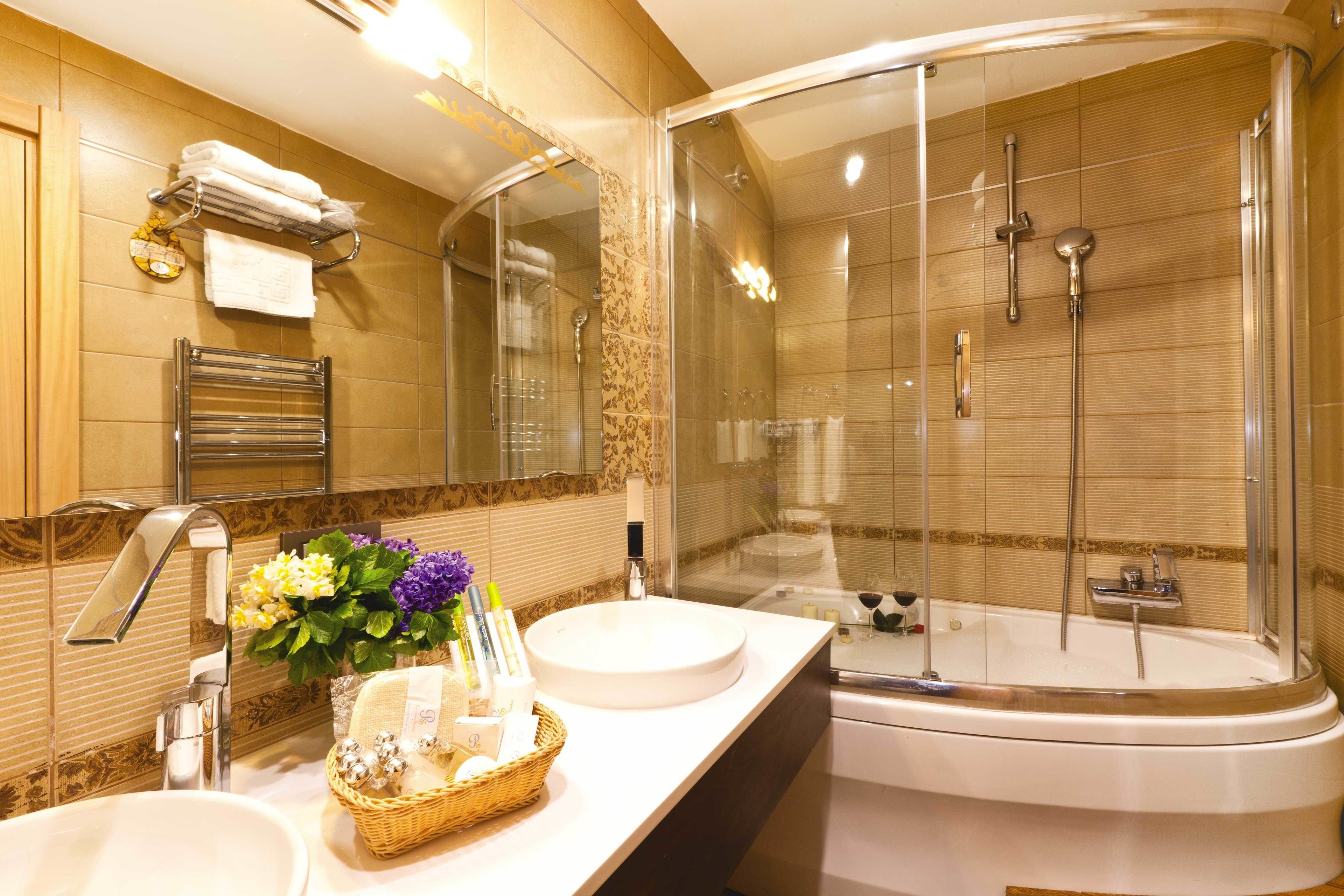 Photo - Emerald Hotel