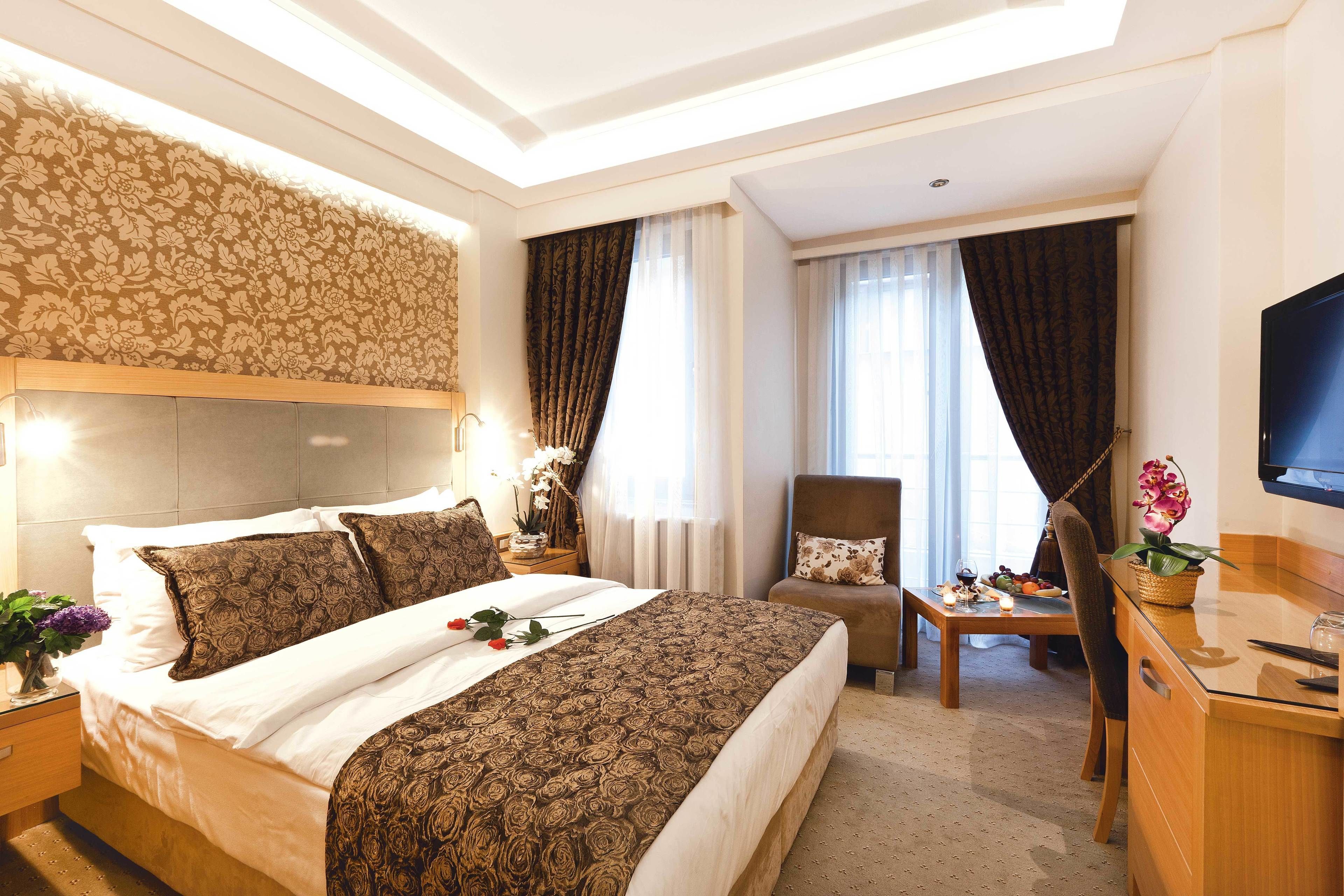 Photo - Emerald Hotel