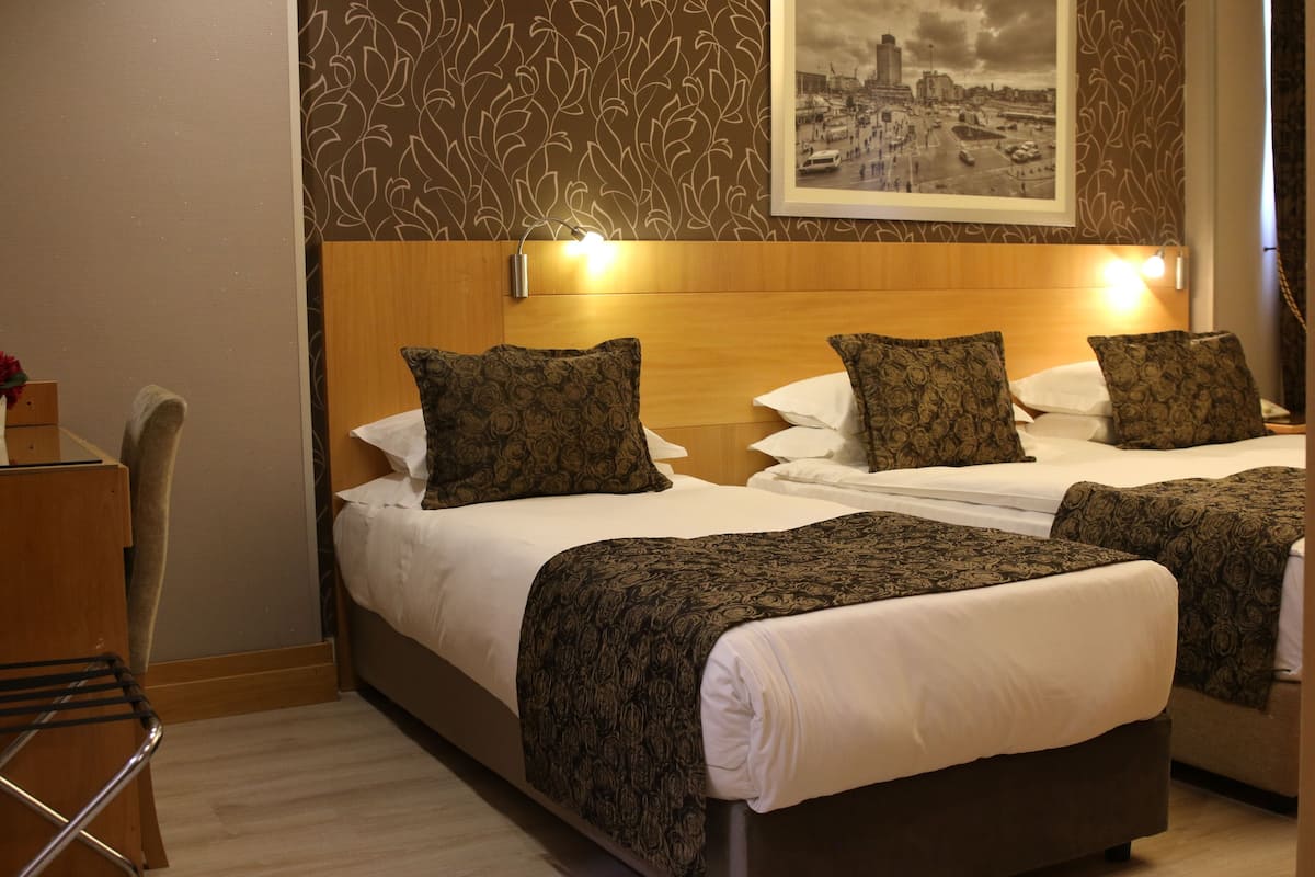 Junior Suite, 1 Bedroom, City View | 1 bilik tidur, cadar kapas Mesir, peralatan tempat tidur premium