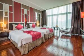 Premium bedding, minibar, in-room safe, desk