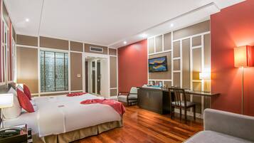 Premium bedding, minibar, in-room safe, desk