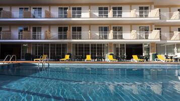 Sesongbasert utendørsbasseng