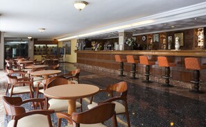 Bar (on property) - Hotel Riutort (Palma de Mallorca)