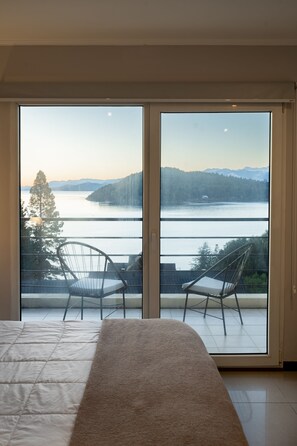 Ropa de cama hipoalergénica y minibar 