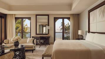 Grand Villa, 3 Bedrooms (Palm Beach) | Balcony view