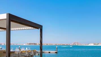 3 restaurantes; se sirven comidas