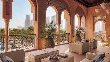 1 bedroom, premium bedding, minibar, in-room safe