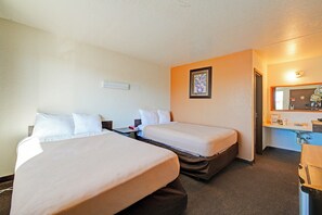 2 Full Beds Non-Smoking | 1 bedroom, premium bedding, desk, free wired internet