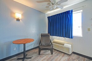 1 chambre, literie de qualité supérieure, bureau