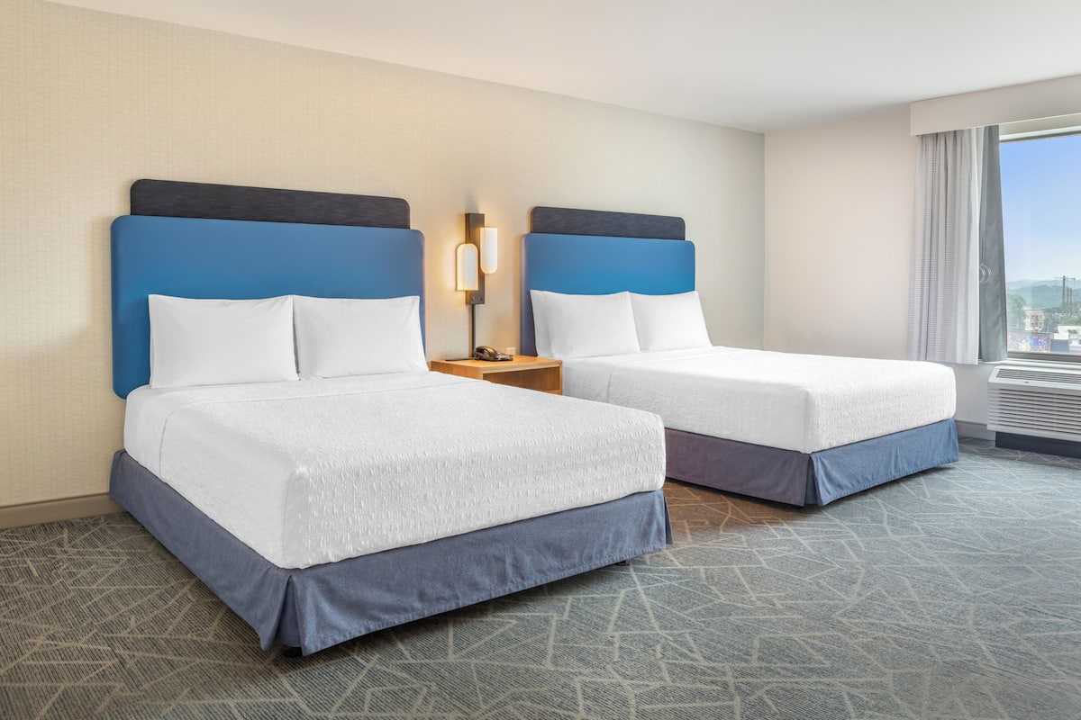 Room, 2 Queen Beds, Non Smoking (Accessible)