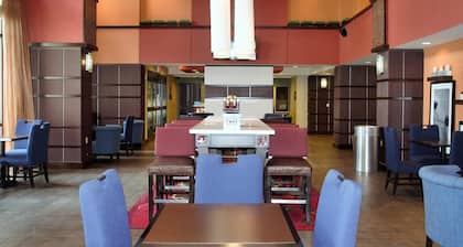 Hampton Inn & Suites Cincinnati/Uptown-University Area