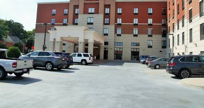 Hampton Inn & Suites Cincinnati/Uptown-University Area