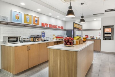 Hampton Inn & Suites Cincinnati/Uptown-University Area