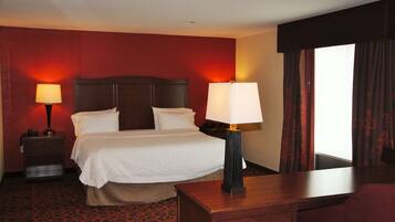 In-room safe, laptop workspace, blackout drapes, iron/ironing board