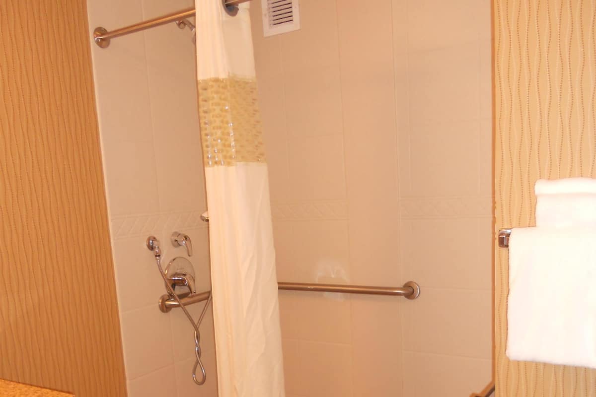 Studio Suite, 2 Queen Beds, Accessible, Non Smoking | Bathroom