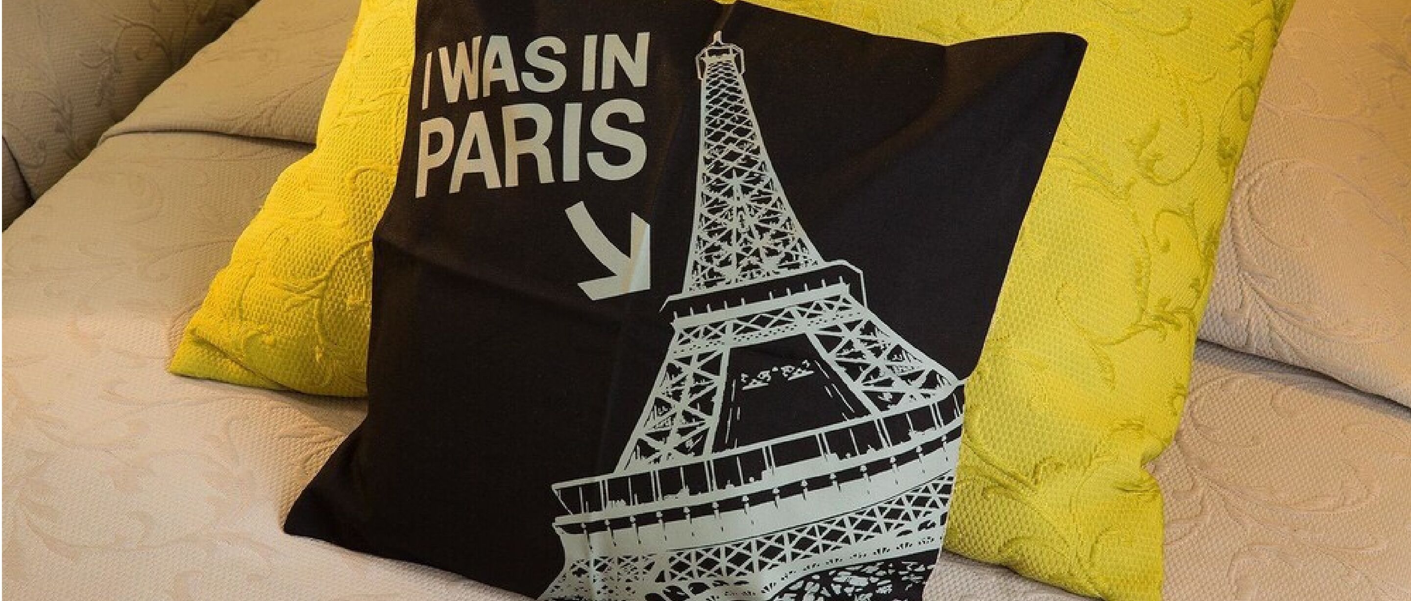 single room | in-room safe, desk, soundproofing, free wifi