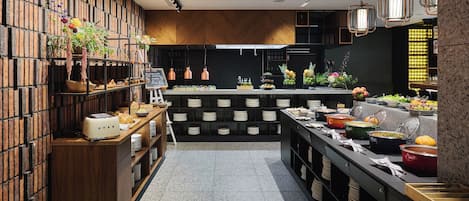 Esmorzar diari d'estil bufet (80 PLN per persona)