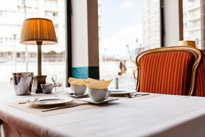 Daily buffet breakfast for a fee - Malecot Hotel by F-Hotels (Blankenberge)