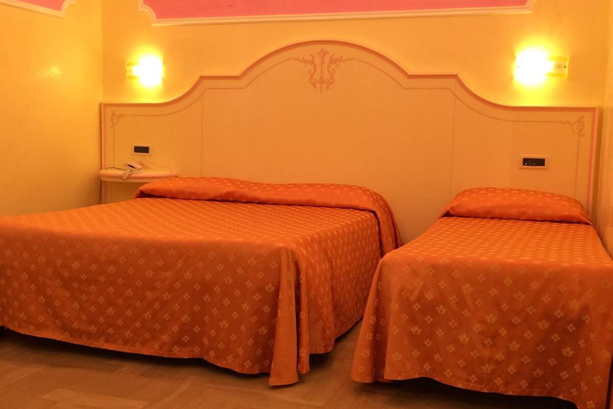 frette italian sheets, pillow-top beds, in-room safe, desk