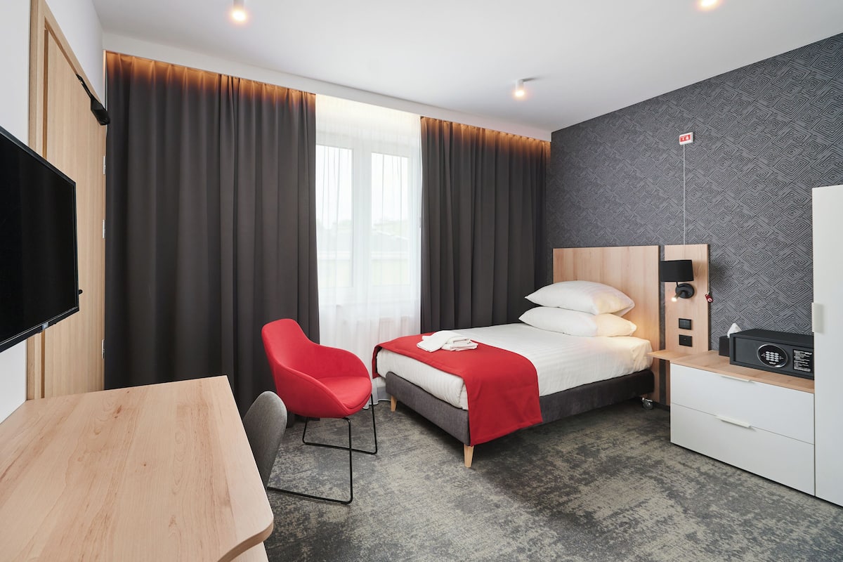 1 chambre, matelas Select Comfort, coffres-forts dans les chambres
