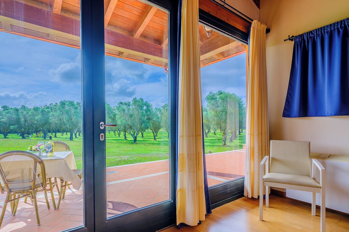 20 bedrooms, premium bedding, down comforters, Select Comfort beds