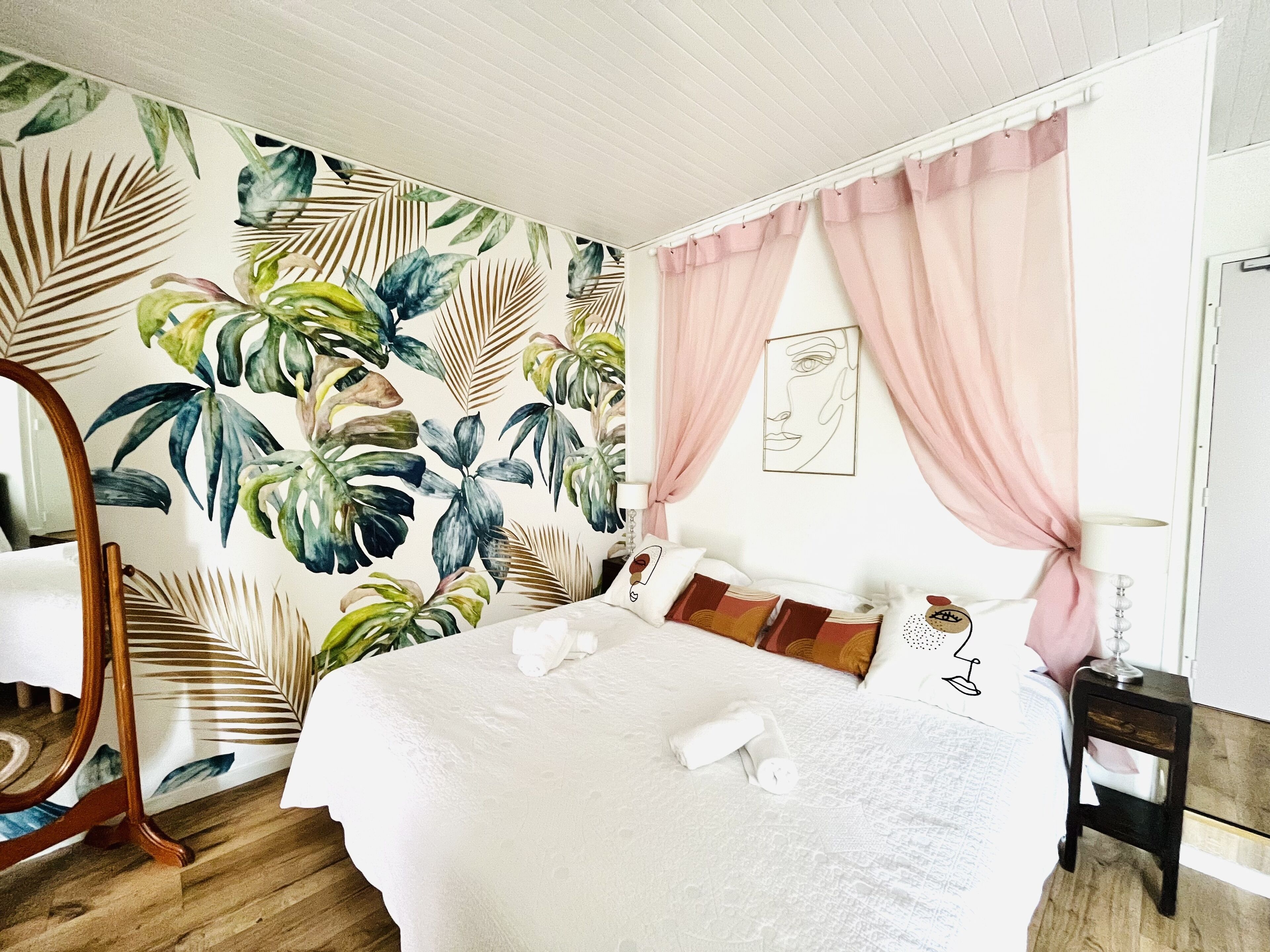 junior suite, terrace | premium bedding, in-room safe, individually decorated, desk