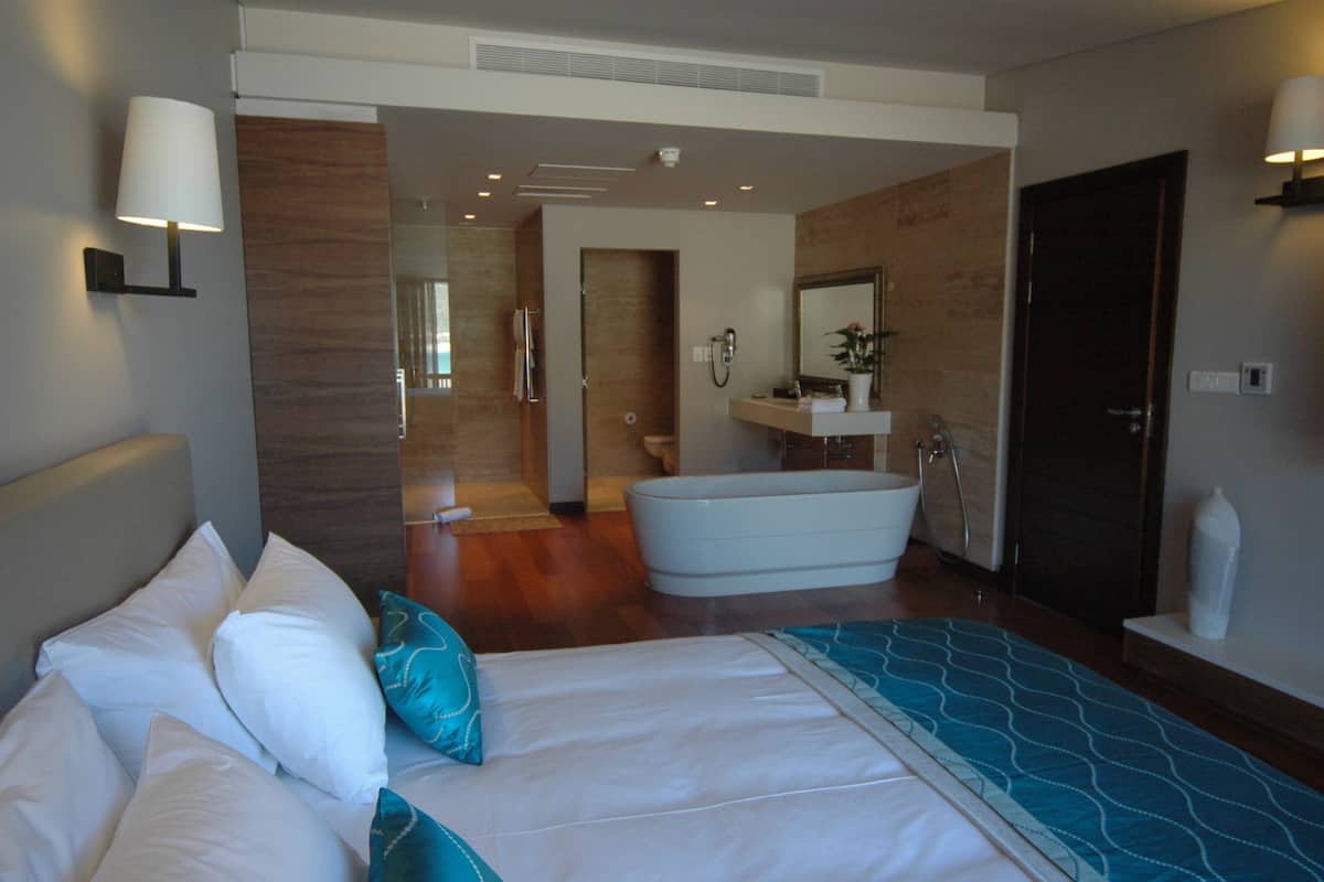 Luxury Penthouse, Sea View | 1 bedroom, in-room safe, laptop workspace, blackout drapes