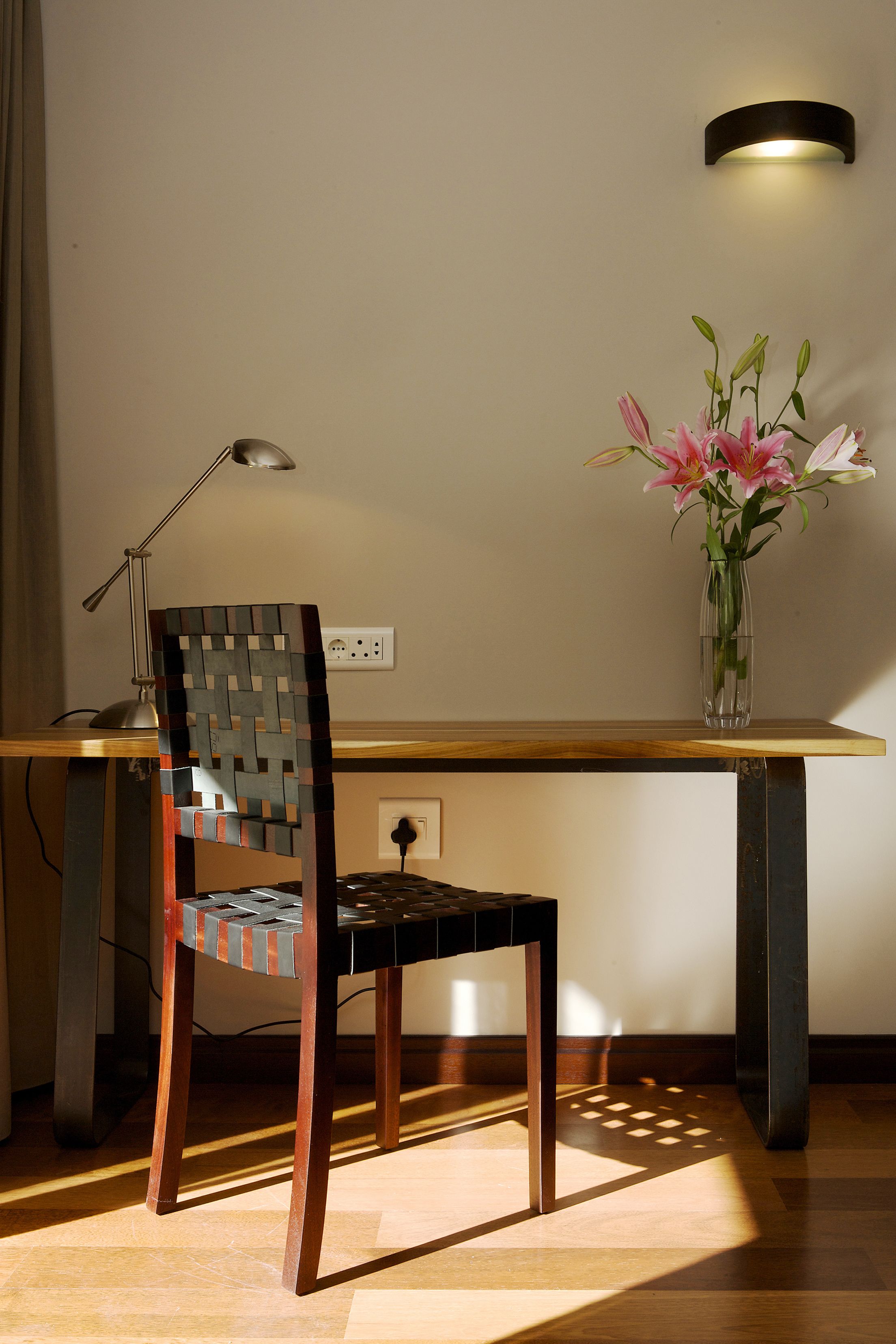 deluxe double or twin room | 1 bedroom, in-room safe, laptop workspace, blackout curtains