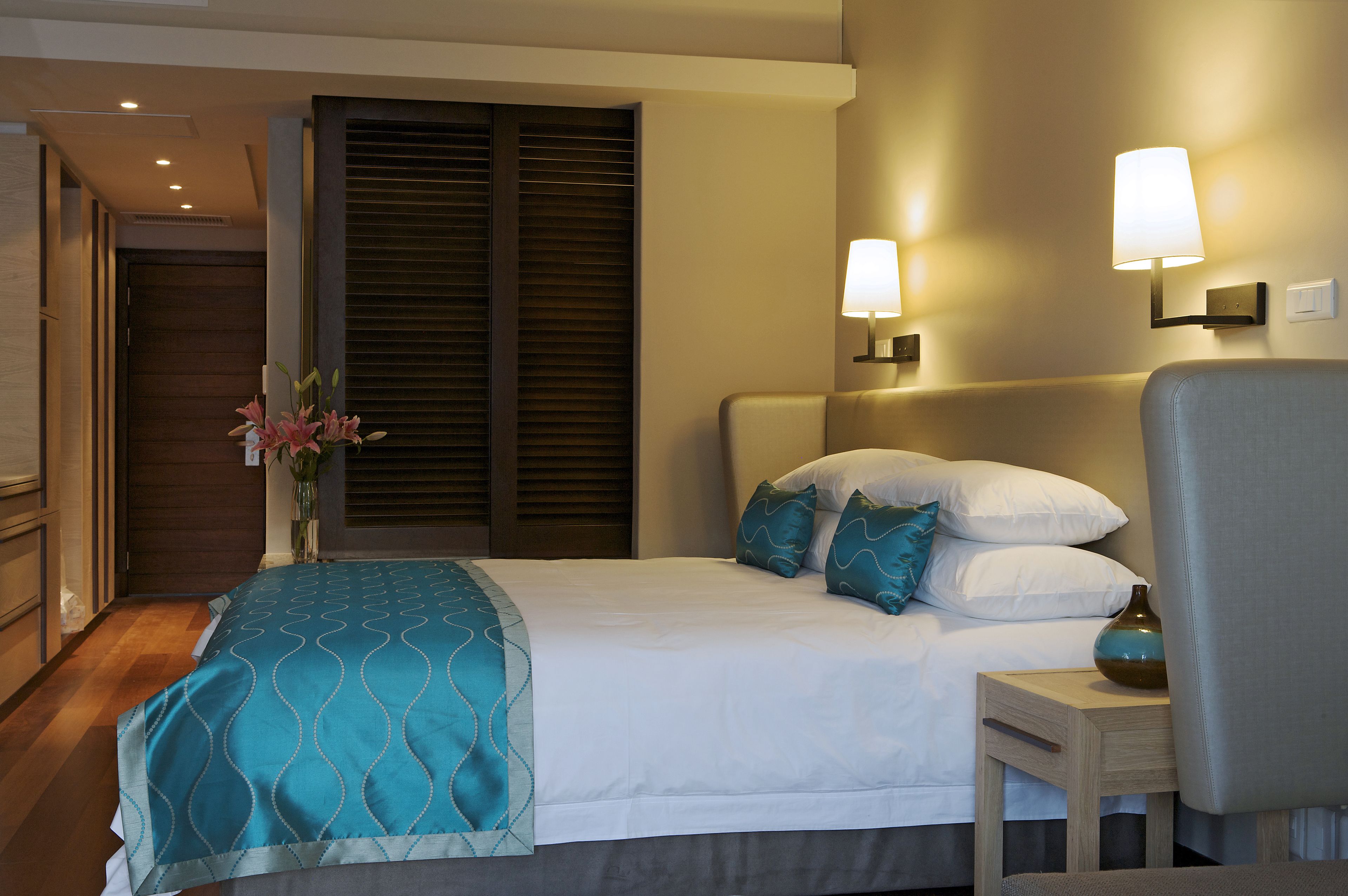 luxury double or twin room, sea view | 1 bedroom, in-room safe, laptop workspace, blackout curtains